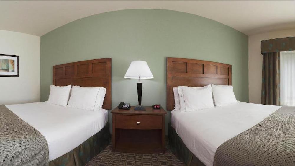 Holiday Inn Express & Suites Ripley By Ihg Exterior foto
